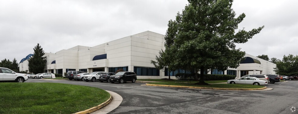 21673 Beaumeade Cir, Ashburn, VA for sale - Primary Photo - Image 1 of 1