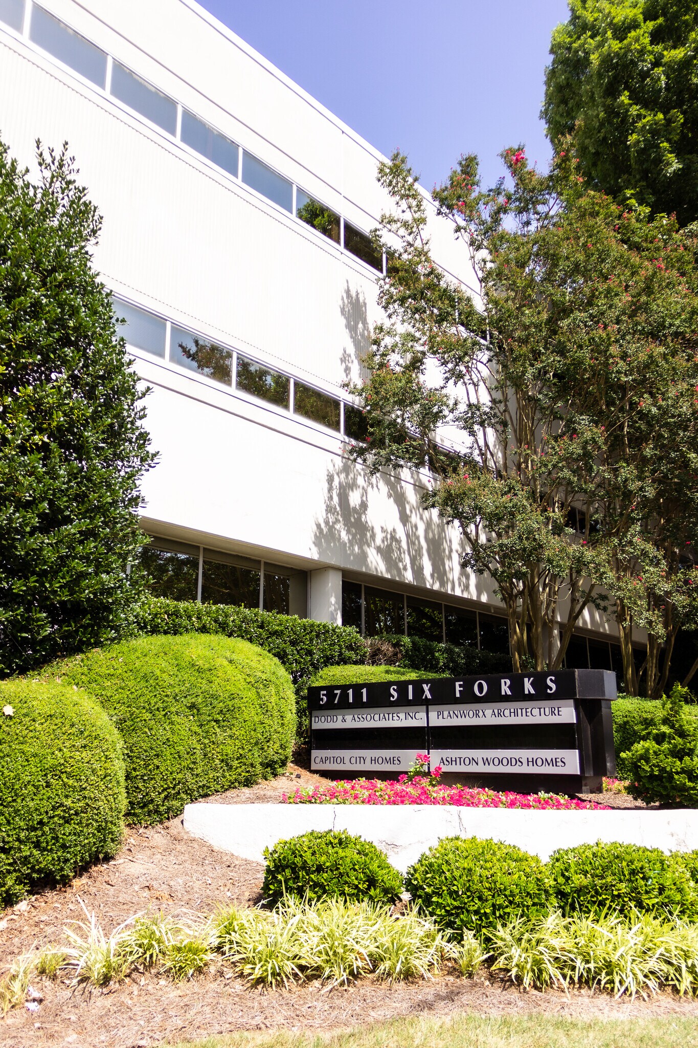 5711 Six Forks Rd, Raleigh, NC 27609 Six Forks