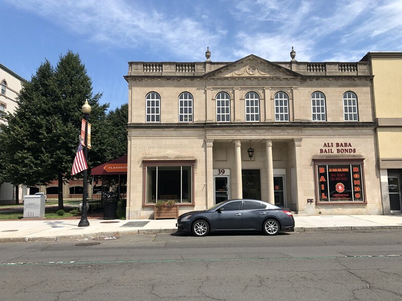 39-41 W Main St, Meriden, CT for sale - Building Photo - Image 1 of 1