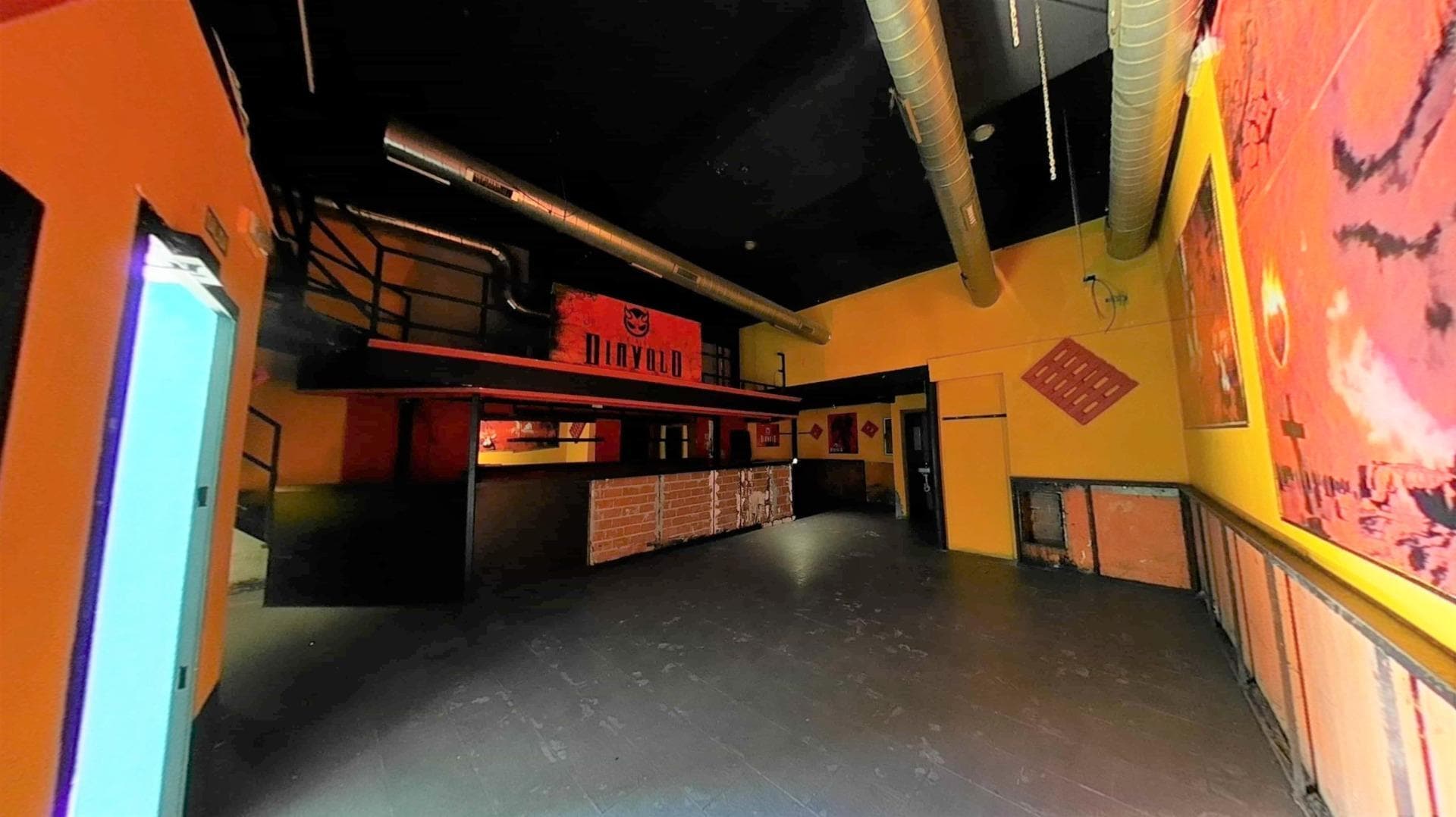 Retail in Villablino for sale Building Photo- Image 1 of 9