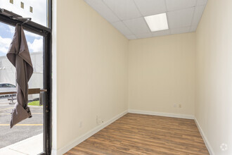 259-327 SE Port St Lucie Blvd, Port Saint Lucie, FL for lease Interior Photo- Image 1 of 4