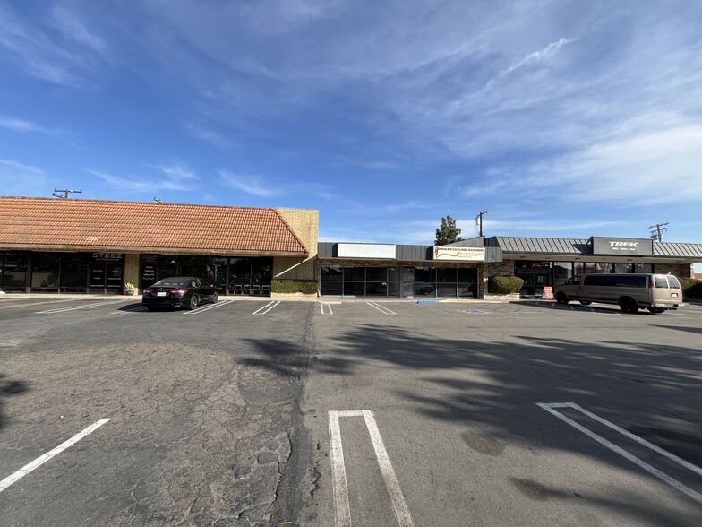 115-119 N Prospect Ave, Tustin, CA for lease - Building Photo - Image 3 of 5