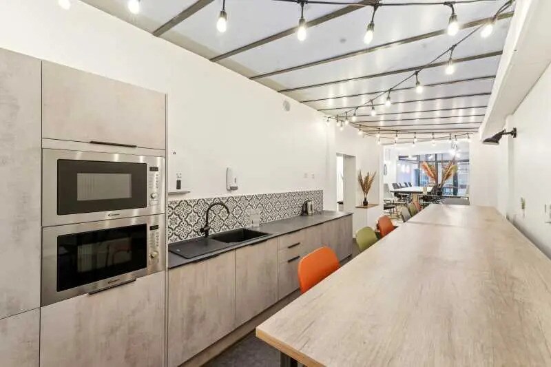 Office in Paris for lease - Interior Photo - Image 3 of 11