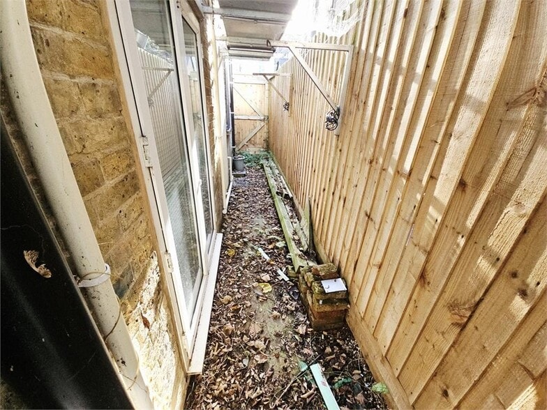 11 West St, Southend On Sea for lease - Building Photo - Image 3 of 14