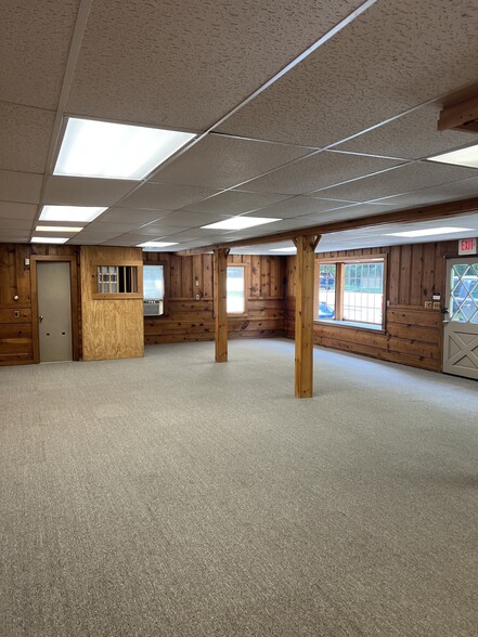 317 S Main St, Newtown, CT for lease - Interior Photo - Image 3 of 4