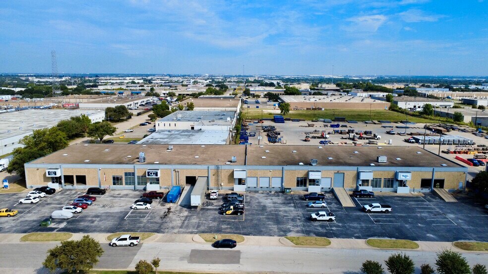 3401-3411 Avenue D, Arlington, TX for lease - Building Photo - Image 3 of 8