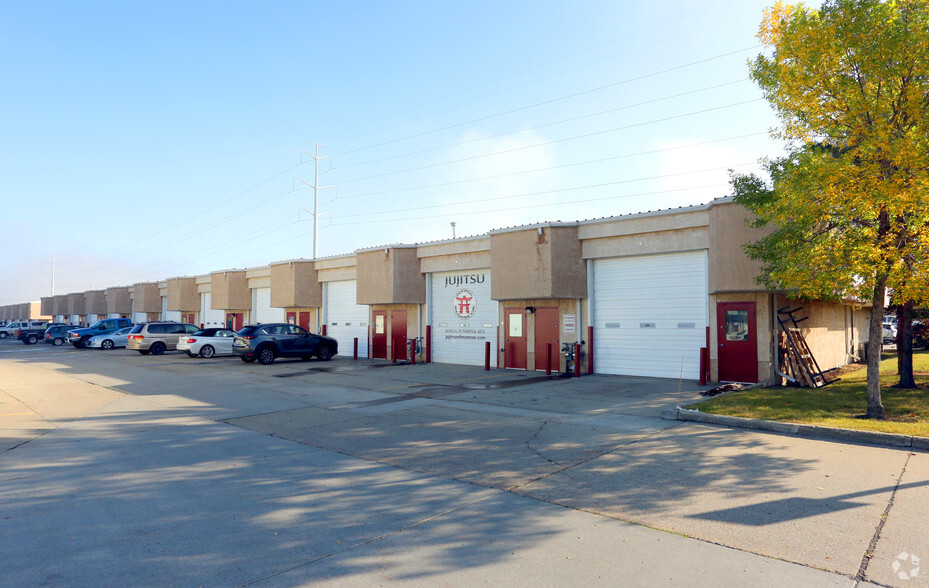 3908 97th St NW, Edmonton, AB for lease - Building Photo - Image 2 of 8