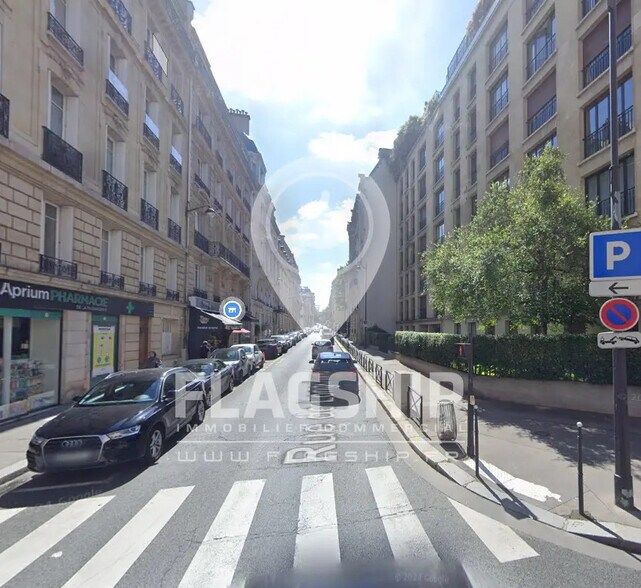 Retail in Paris for lease - Building Photo - Image 2 of 3