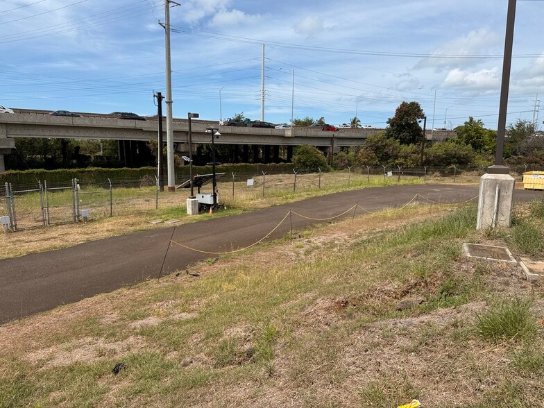 Pearl City Industrial Portfolio portfolio of 3 properties for sale on LoopNet.com - Building Photo - Image 3 of 13