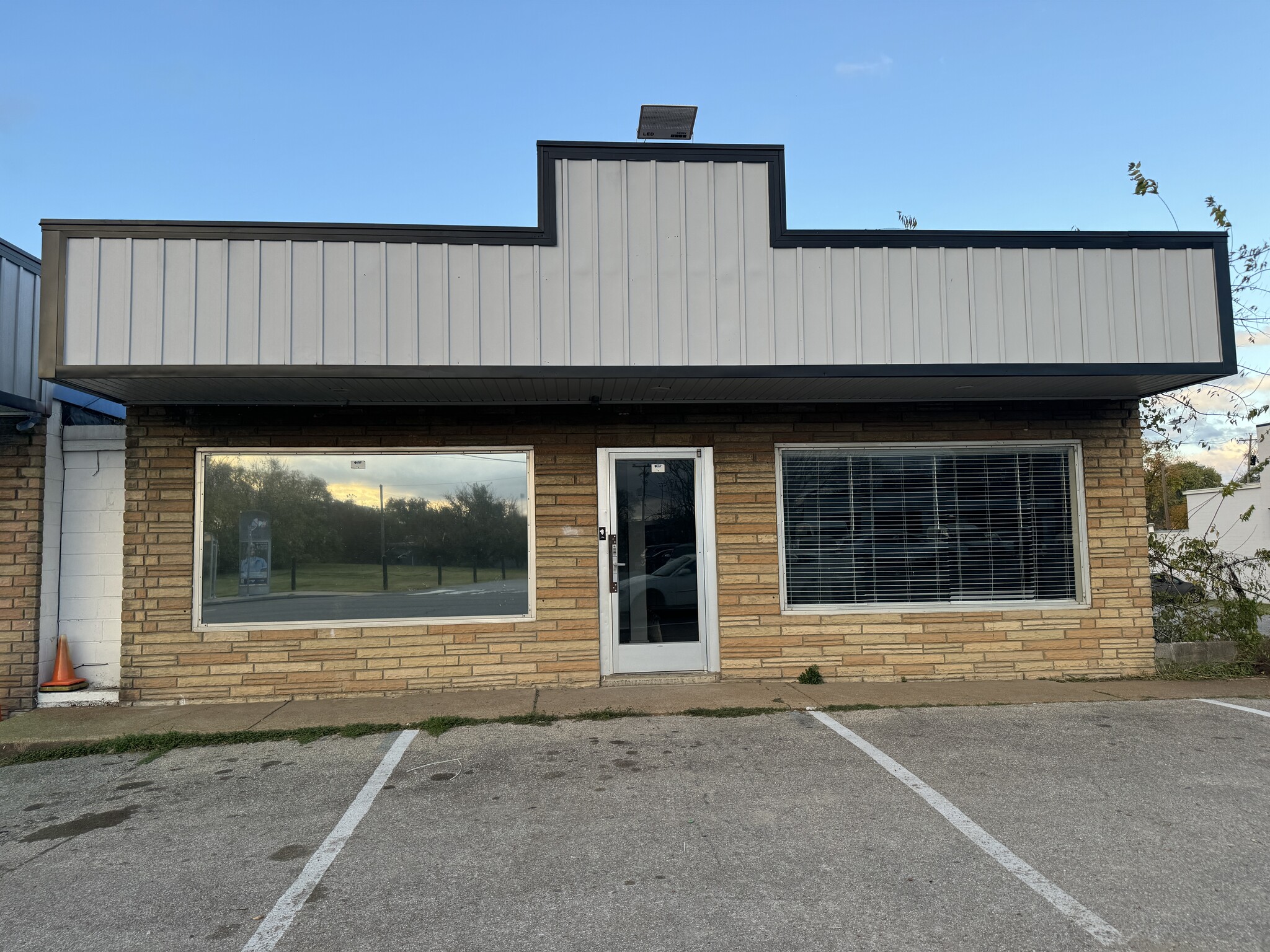 400 Murfreesboro Rd, Nashville, TN for lease Building Photo- Image 1 of 3