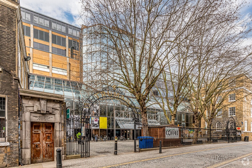 91 Brick Ln, London for lease - Building Photo - Image 2 of 7