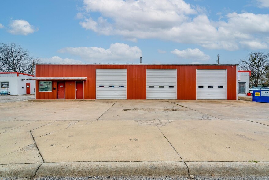 608 W Main St, Eastland, TX for sale - Building Photo - Image 1 of 1