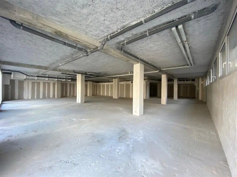 Flex in Ivry-sur-Seine for sale - Building Photo - Image 2 of 8