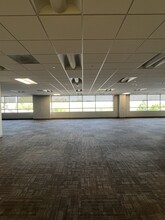 1000 Oakbrook Dr, Ann Arbor, MI for lease Interior Photo- Image 2 of 26