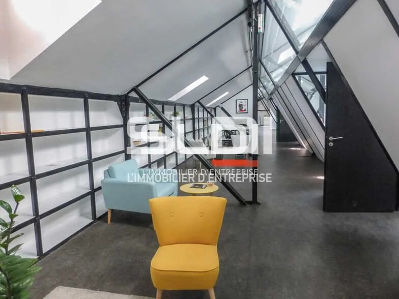 Office in Lyon for lease - Interior Photo - Image 2 of 11