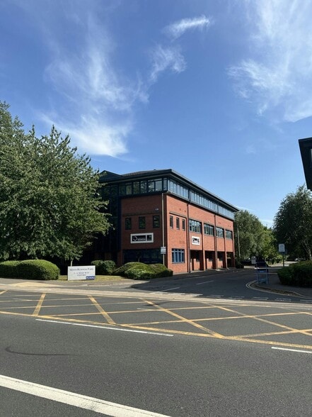 West Way, Oxford for lease - Building Photo - Image 1 of 14