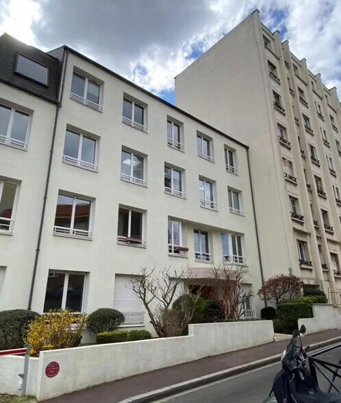 Office in Joinville-le-Pont for lease - Building Photo - Image 3 of 7