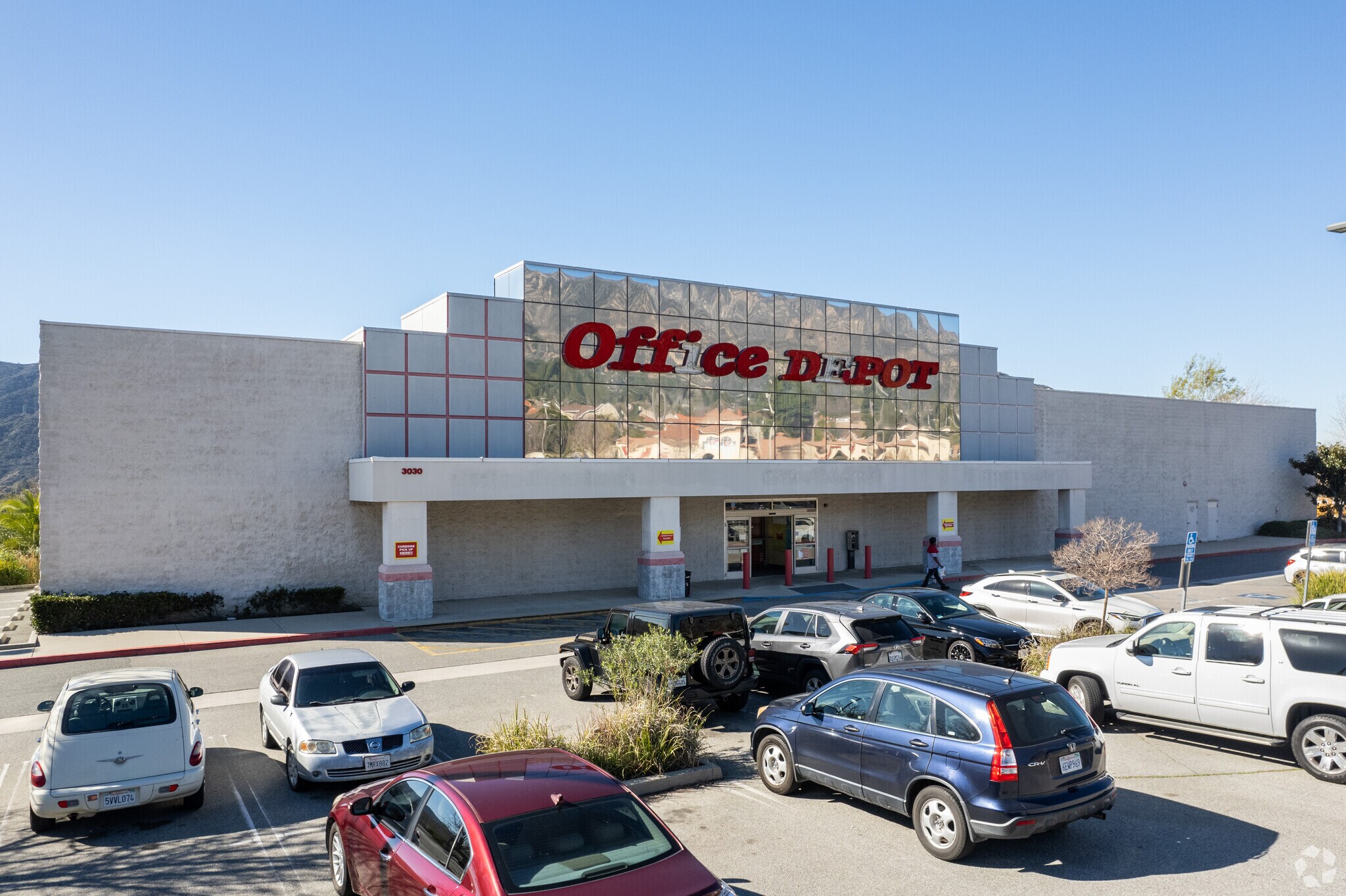 3030 Foothill Blvd, La Crescenta, CA for sale Primary Photo- Image 1 of 1