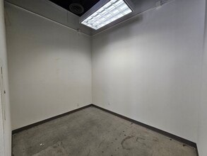 2373 Teller Rd, Newbury Park, CA for lease Interior Photo- Image 1 of 7