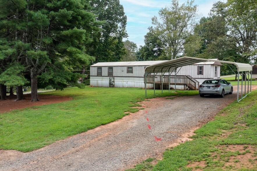 7410 Olin Rd, Pfafftown, NC for sale - Primary Photo - Image 1 of 1