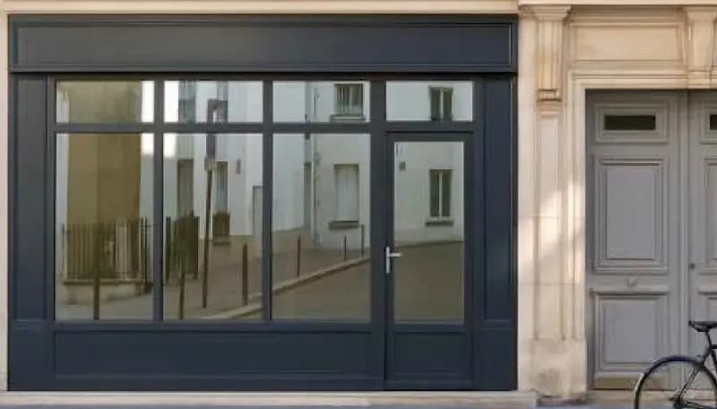 Retail in Paris for lease Building Photo- Image 1 of 10