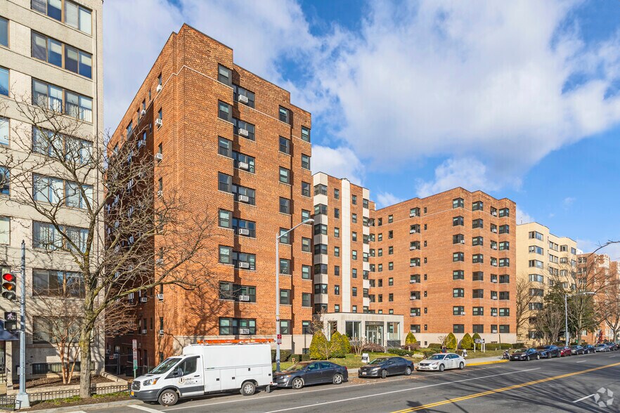 3130 Wisconsin Ave NW, Washington, DC 20016 Chancery Apartments