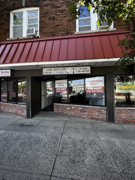 321-335 Maple St, Perth Amboy, NJ for lease - Building Photo - Image 2 of 8