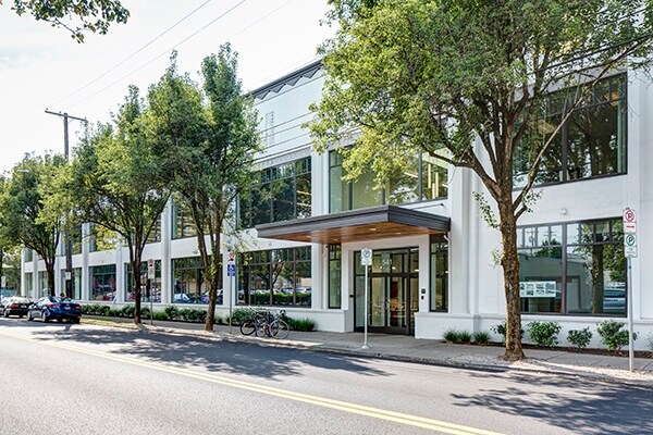 541 NE 20th Ave, Portland, OR for lease - Building Photo - Image 3 of 9