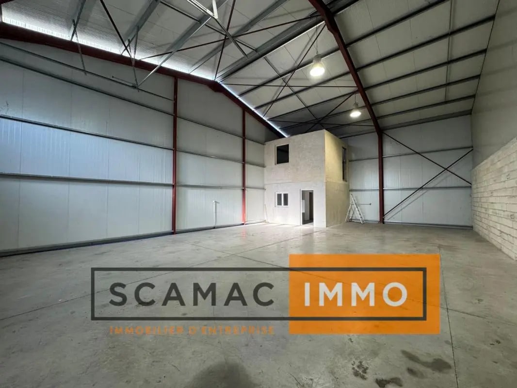 Office in Sorgues for lease Interior Photo- Image 1 of 8