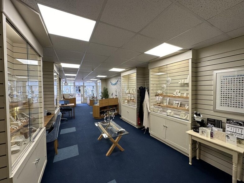 14 High St, Barnstaple for lease - Interior Photo - Image 3 of 3