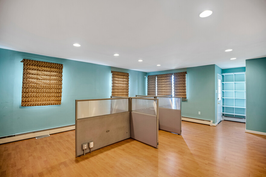 600 Clements Bridge Rd, Barrington, NJ for sale - Interior Photo - Image 3 of 30