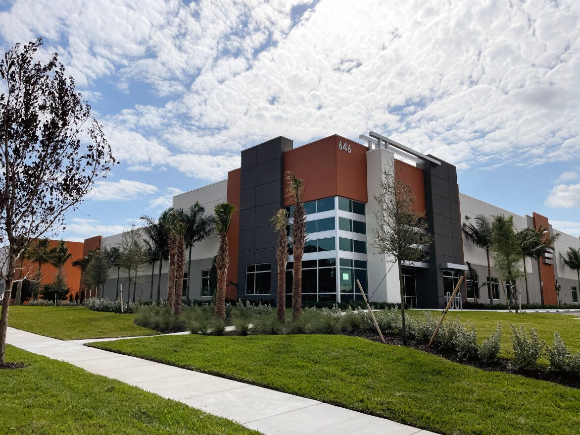 644-646 Park of Commerce Way, Boca Raton, FL for lease Building Photo- Image 1 of 3