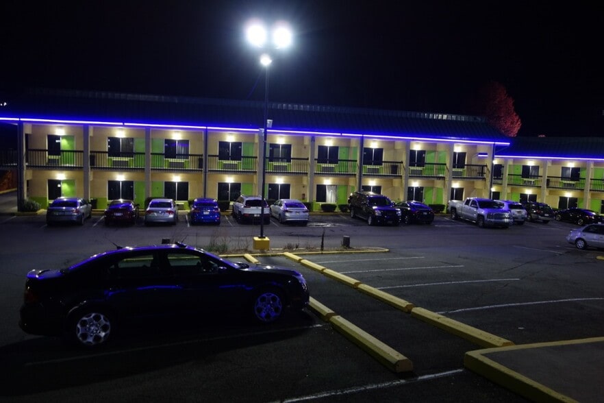 1400 Saratoga Ave, Morgantown, WV for sale - Building Photo - Image 2 of 8