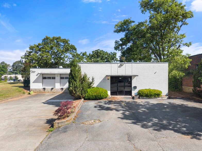 203 Rio Cir, Decatur, GA for lease - Building Photo - Image 1 of 29