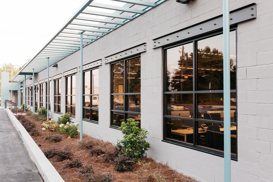 3453 Pierce Dr NE, Chamblee, GA for lease - Building Photo - Image 2 of 7