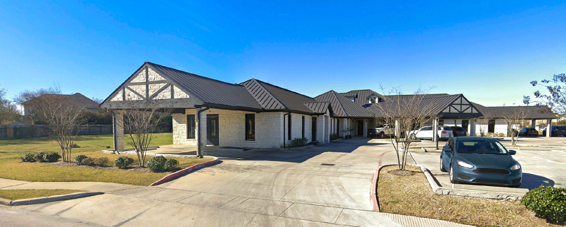 2307 W Baker Rd, Baytown, TX for lease Building Photo- Image 1 of 2