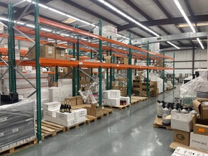 4504-4506 Bennett Memorial Rd, Durham, NC for lease Interior Photo- Image 2 of 6