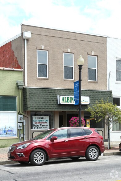 110 E Chestnut St, Corydon, IN for sale - Primary Photo - Image 1 of 1