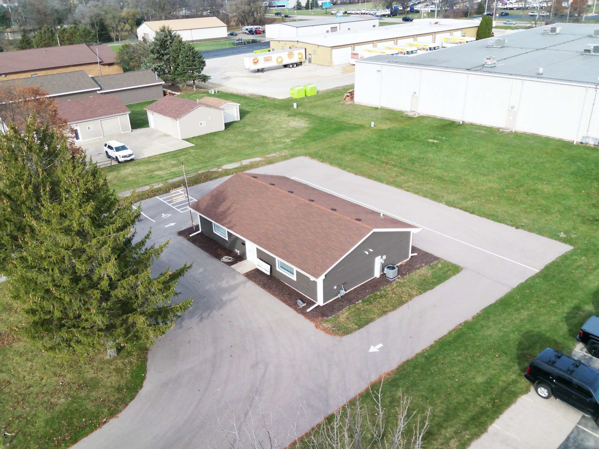 1609 Plainfield Ave, Janesville, WI for lease Building Photo- Image 1 of 5