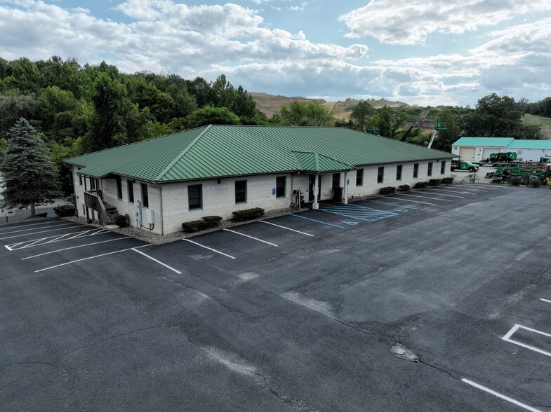 2031 Pleasant Valley Rd, Fairmont, WV for lease - Building Photo - Image 2 of 14