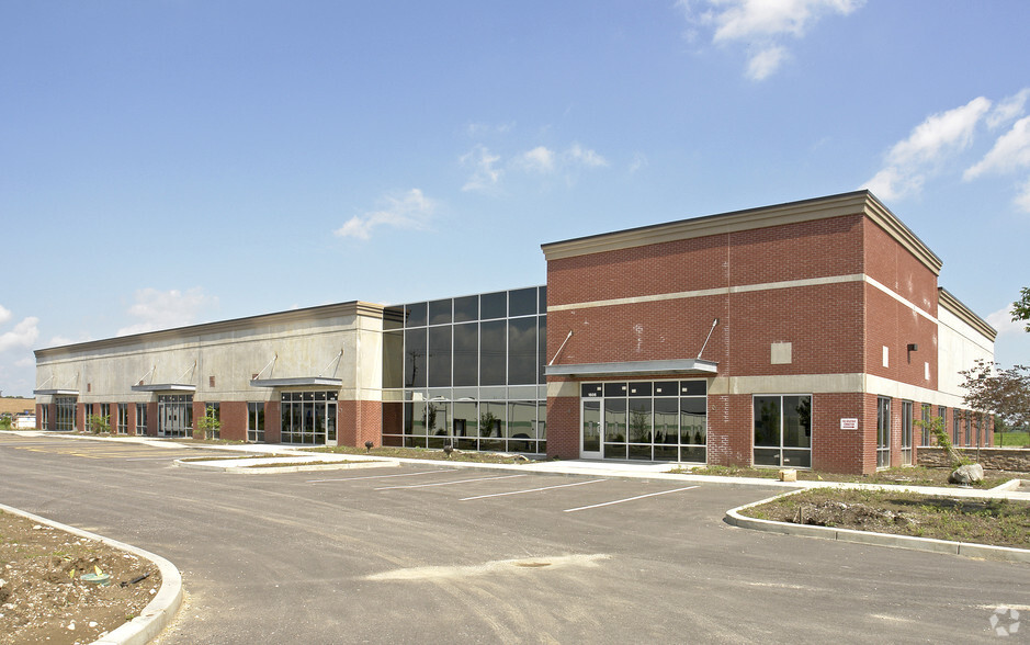 1606 Eastport Plaza Dr, Collinsville, IL for lease - Primary Photo - Image 1 of 2