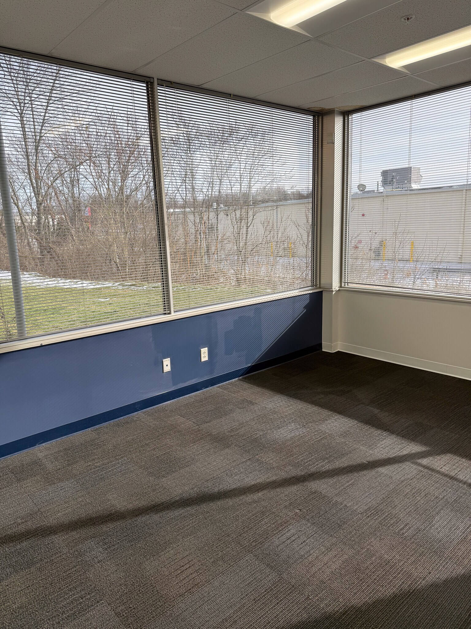 4100 Holiday Ave NW, Canton, OH for lease Interior Photo- Image 1 of 8