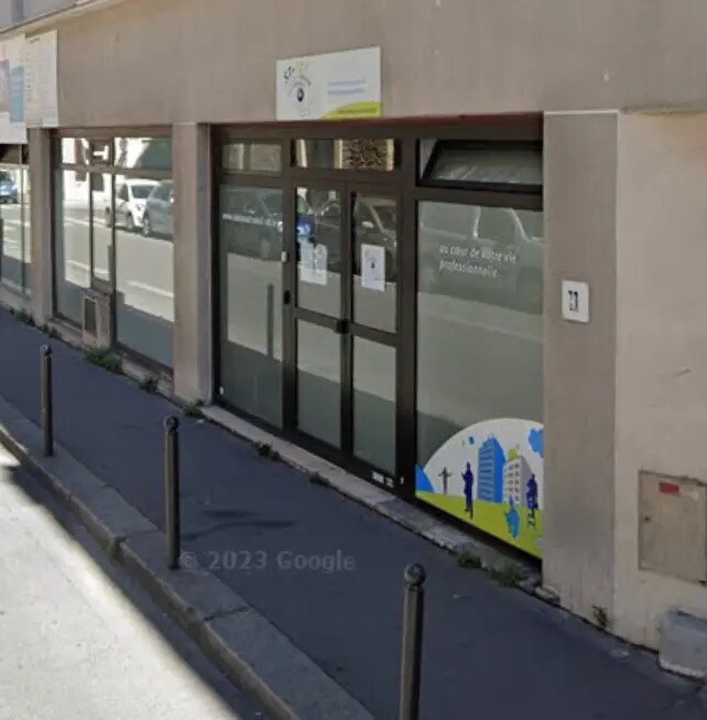 Location Commerce 229 m² - Photo 1