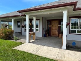 124 Morrison Lane - Theater