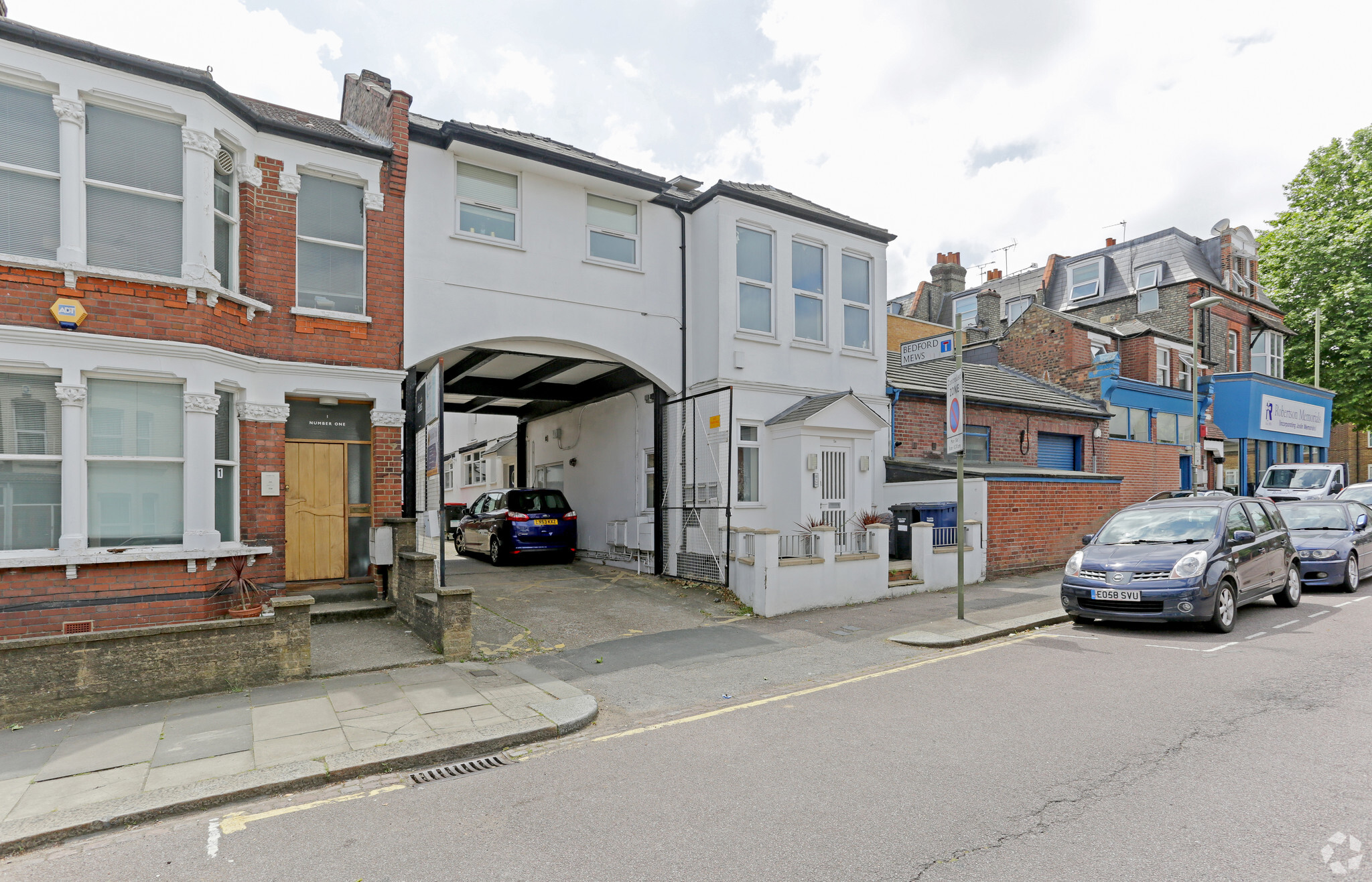 Bedford Rd, London for lease Primary Photo- Image 1 of 5