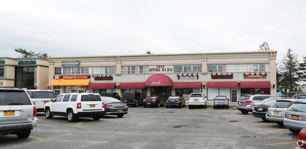 2938 Hempstead Tpke, Levittown, NY for sale - Primary Photo - Image 1 of 1