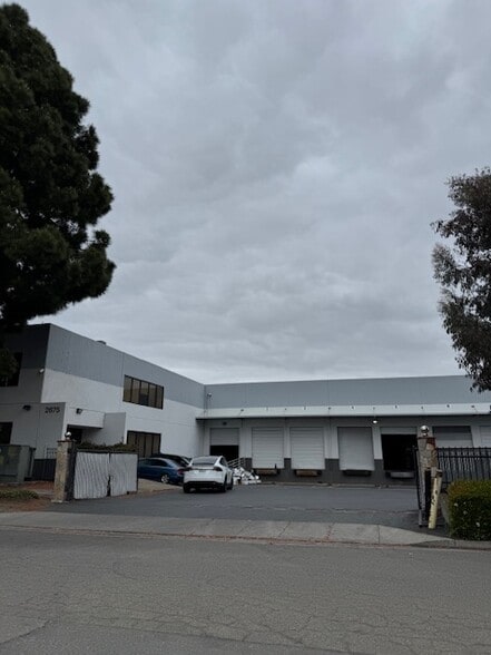 2671-2675 McCone Ave, Hayward, CA for lease - Building Photo - Image 1 of 8