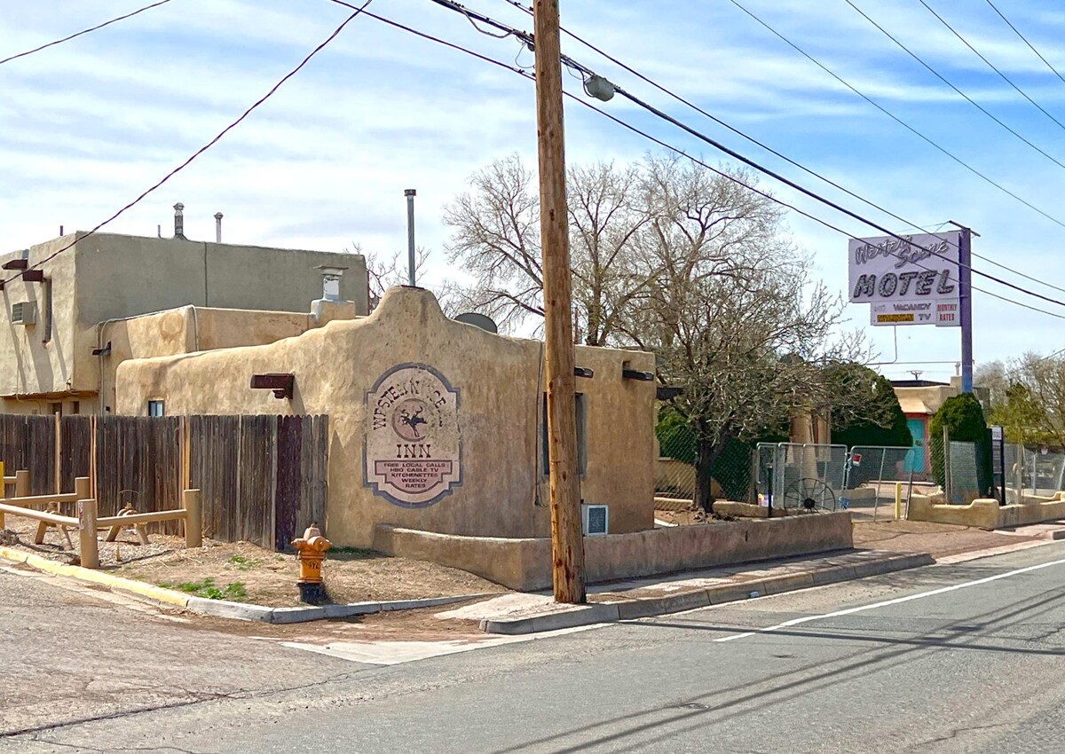 1608 Cerrillos Rd, Santa Fe, NM for sale Building Photo- Image 1 of 1