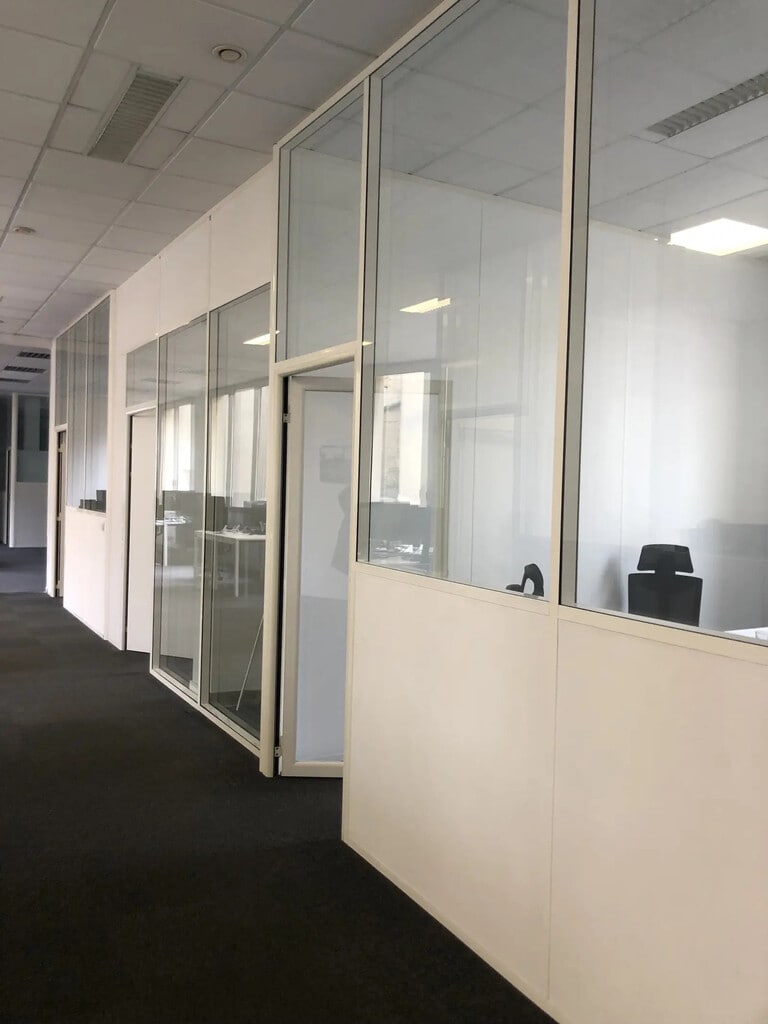 Location Bureaux 190 m² - Photo 1