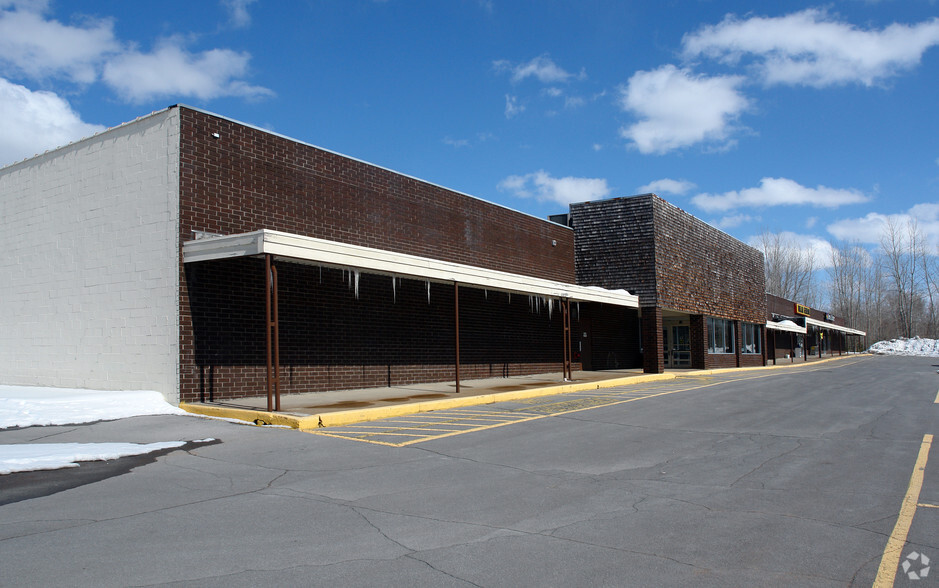 700-702 W End Ave, Carthage, NY for lease - Building Photo - Image 2 of 7